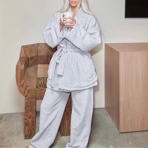 SKIMS Cotton Fleece Wrap Robe Heather Gray L NWT Cozy Lounge Belted Bath Robe